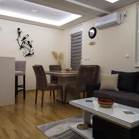 アパート Maximus